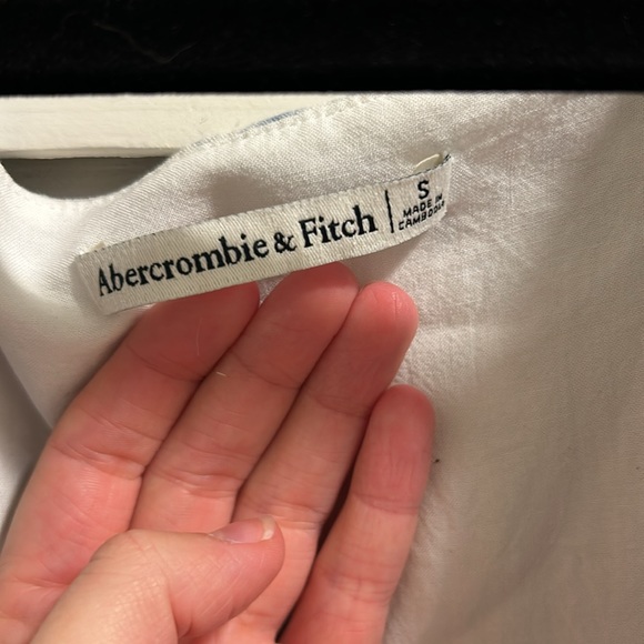 Abercrombie&Fitch Knot Front Flutter Sleeve Top - Picture 5 of 6